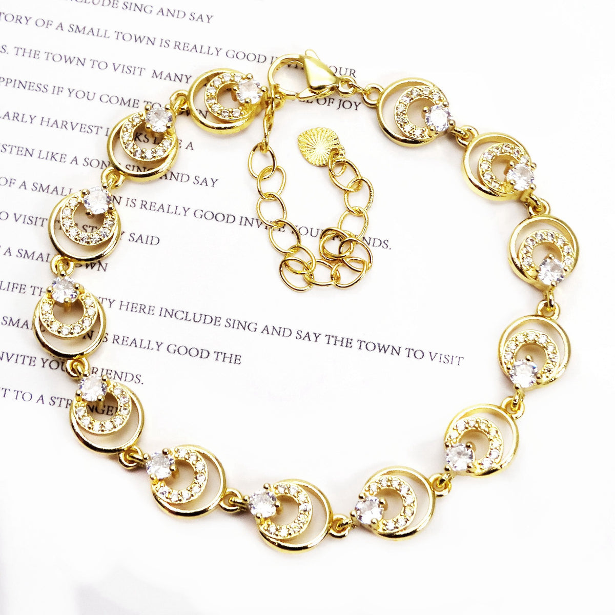 💎 Sparkling Zirconia Floral Bracelet