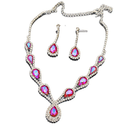 💎 Elegant Teardrop Crystal Necklace & Earring Set