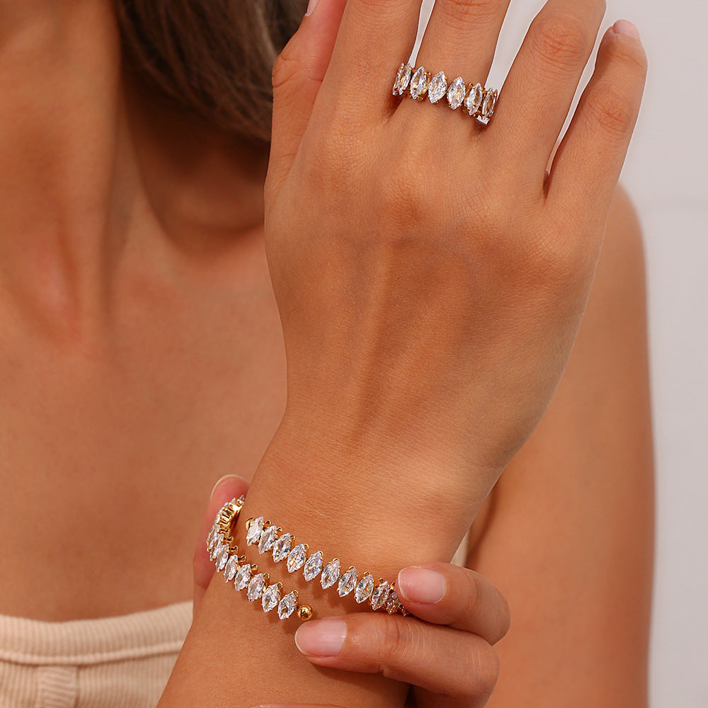 💎 Elegant Gold Crystal Bangle & Ring Set