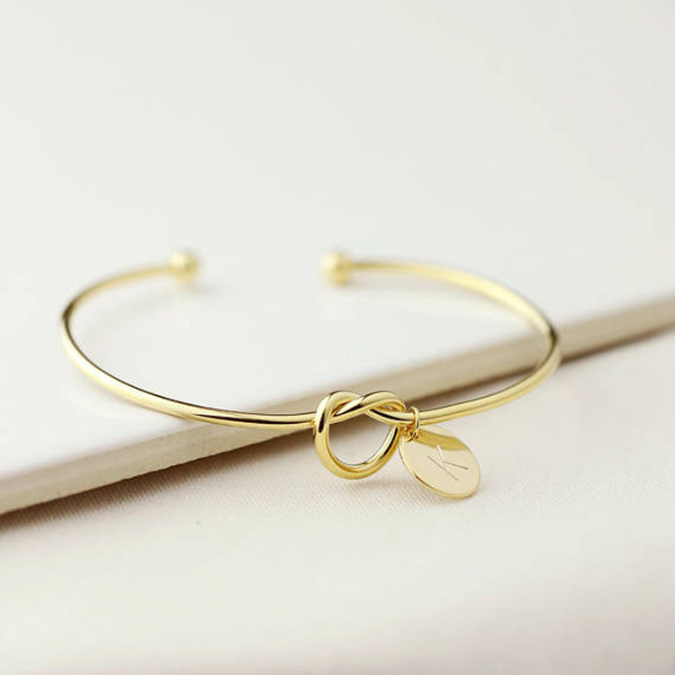 💎 Personalized Heart Knot Bracelet