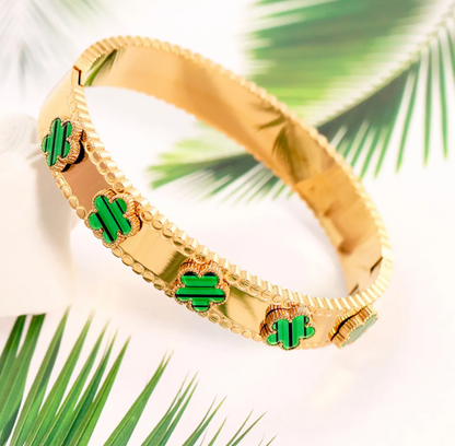 💎 Emerald Green Gold Bangle