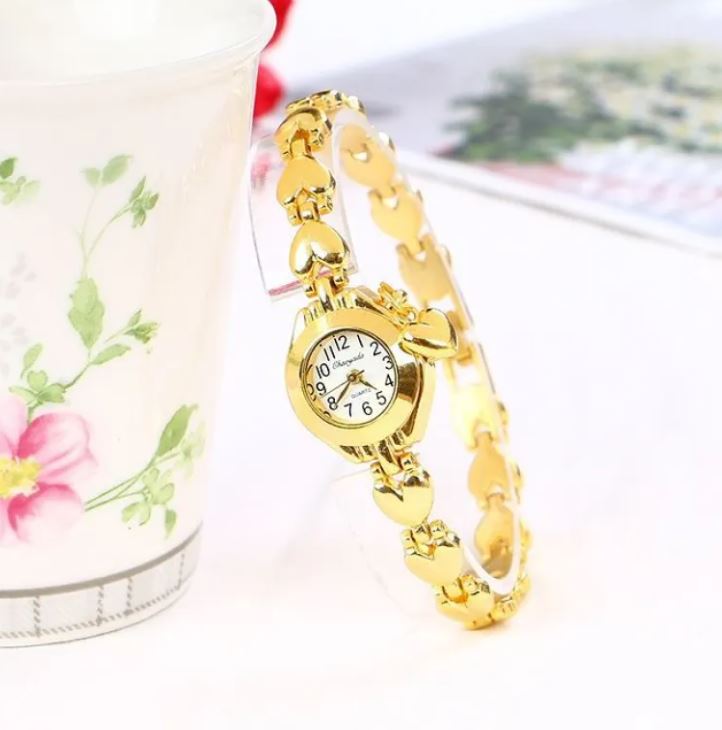 💎 Elegant Heart Bracelet Watch