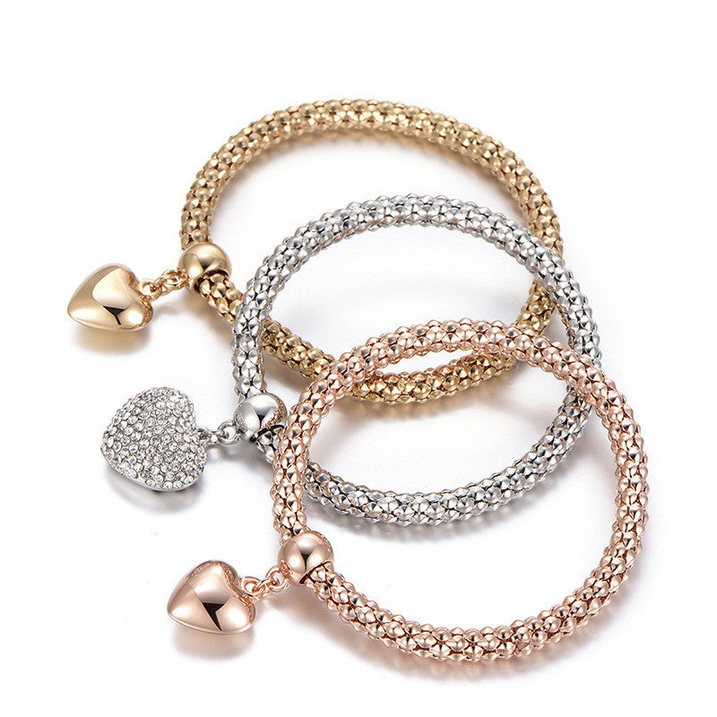 💎 Sparkling Heart Charm Bracelet