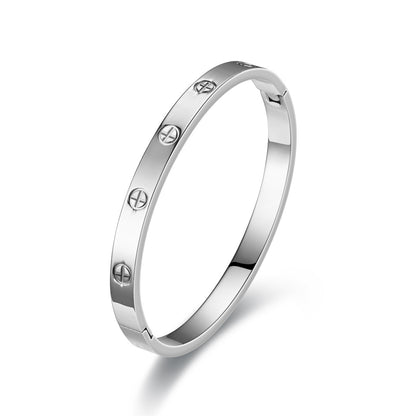 💎 Gold or Silver Cross Nail Bangle