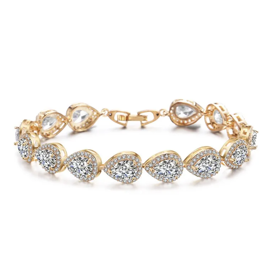 💎 Sparkling Zircon Heart Bracelet
