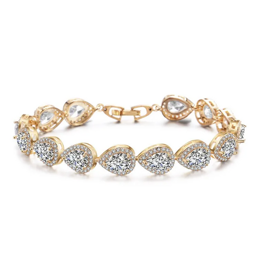 💎 Sparkling Zircon Heart Bracelet