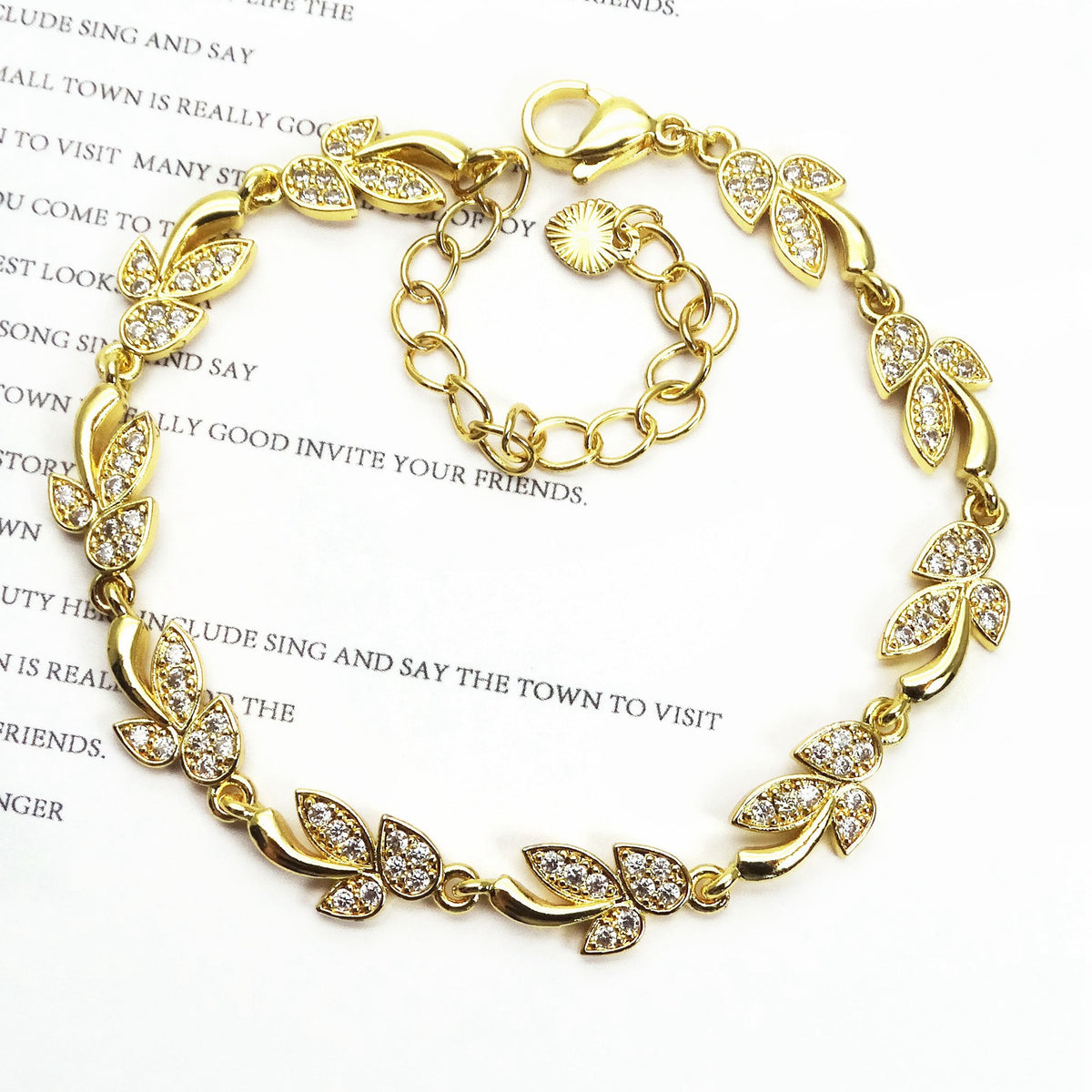 💎 Sparkling Zirconia Floral Bracelet