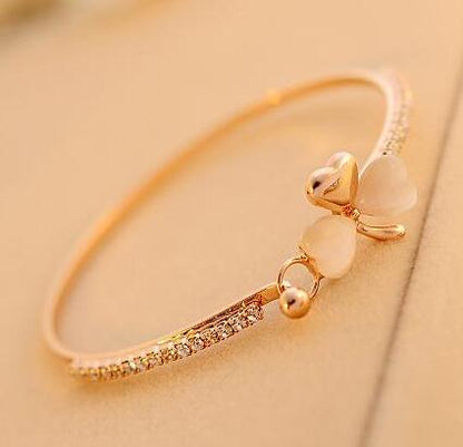 💎 Elegant Cat's Eye Clover Bracelet
