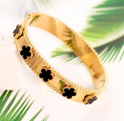💎 Emerald Green Gold Bangle