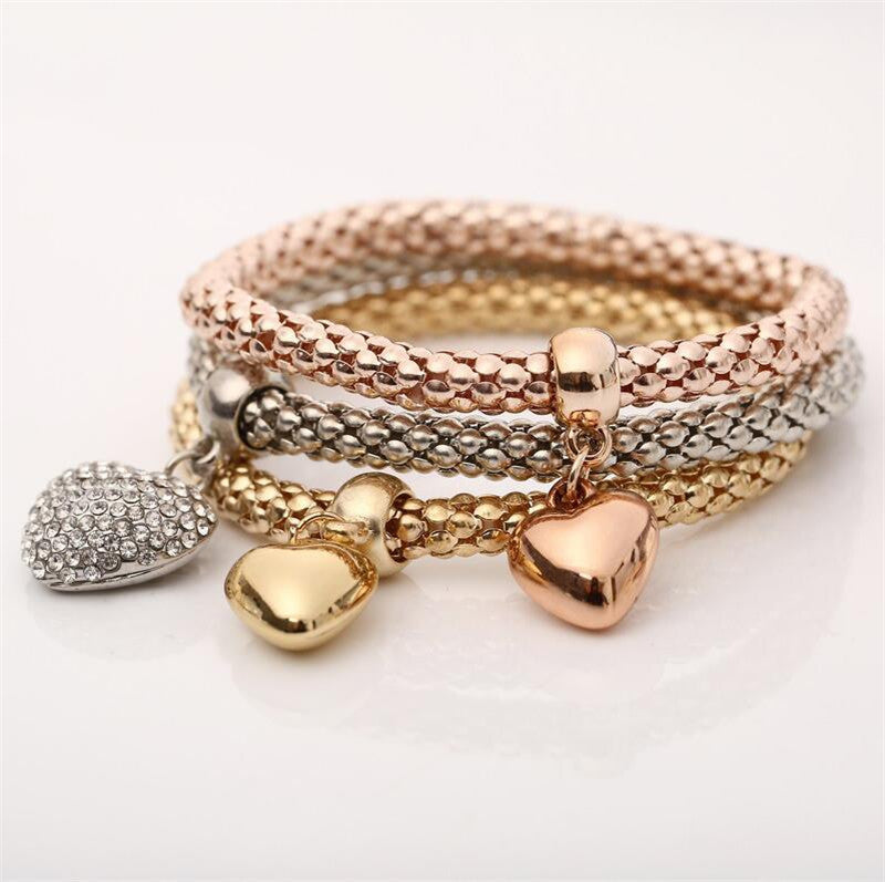 💎 Sparkling Heart Charm Bracelet