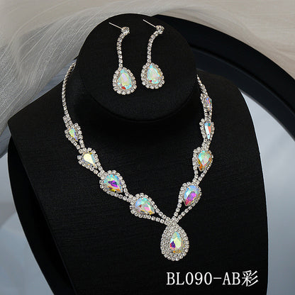 💎 Elegant Teardrop Crystal Necklace & Earring Set