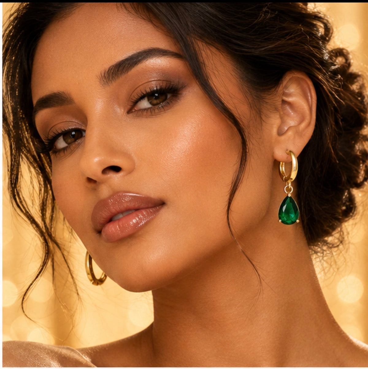 Maison Alti’s Emerald Glow Teardrop Earrings — product image 2