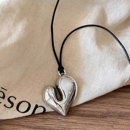 💎 Modern Heart Pendant Necklace