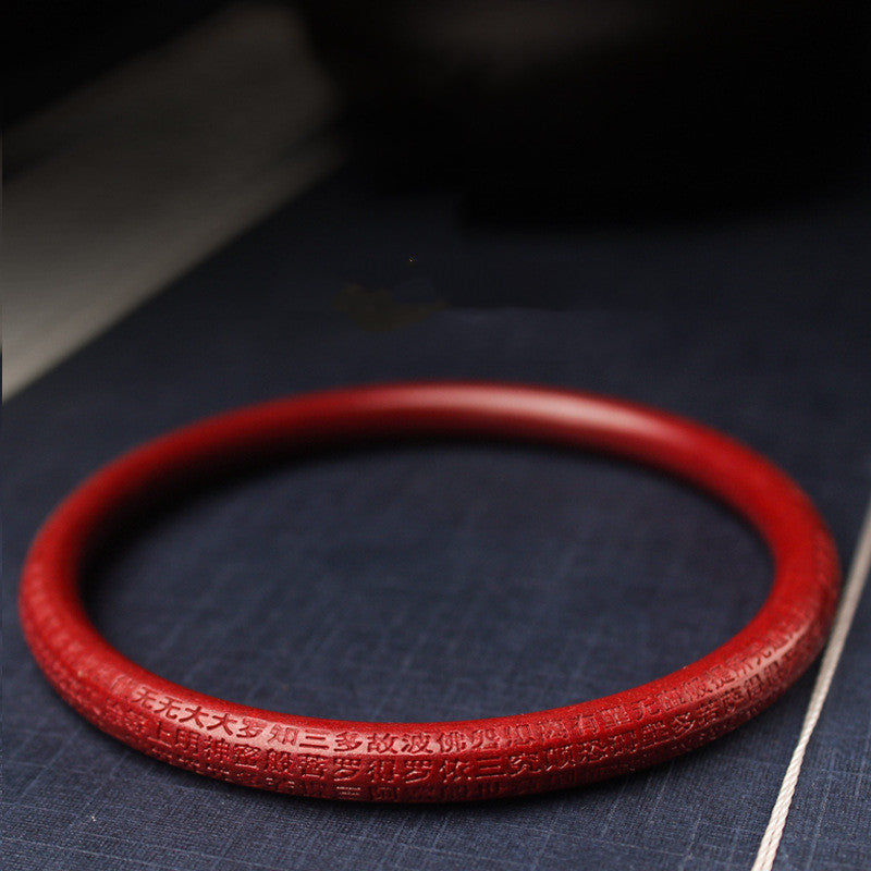 💎 Classic Heart Bangle Bracelet