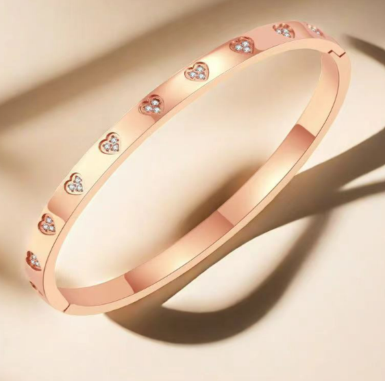 💎 Titanium Heart Bangle Bracelet