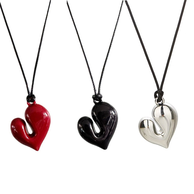 💎 Modern Heart Pendant Necklace