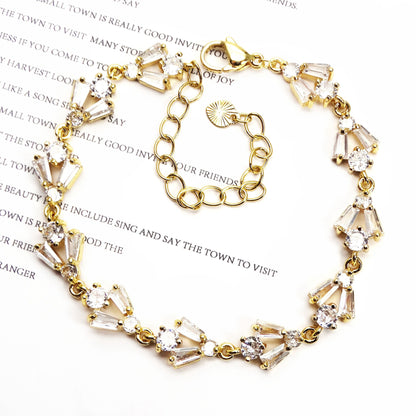 💎 Sparkling Zirconia Floral Bracelet