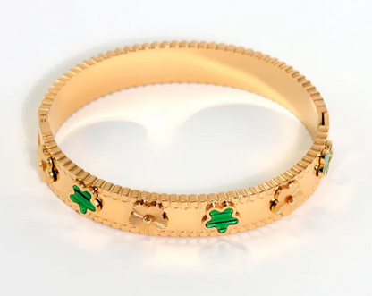 💎 Emerald Green Gold Bangle