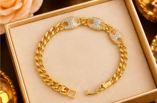 Maison Alti’s Golden Luxe Crystal Oval Link Bracelet