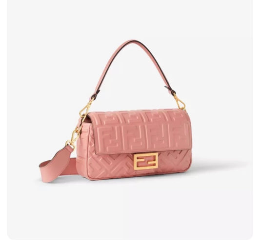 🌀 Fendi Baguette Iconic Medium Calfskin Bag with FF Motif