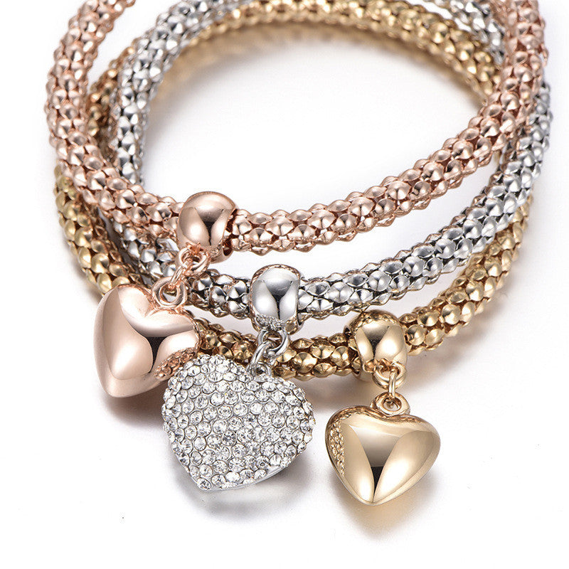 💎 Sparkling Heart Charm Bracelet