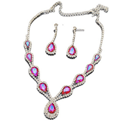 💎 Elegant Teardrop Crystal Necklace & Earring Set