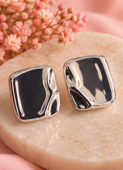 Alti’s sculptural square silver earrings, gallery image 3