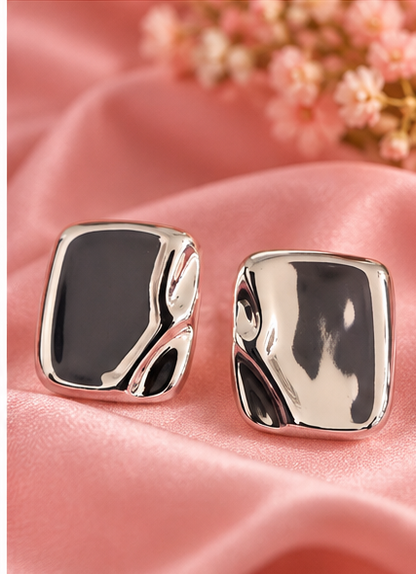 Alti’s sculptural square silver earrings, gallery image 5