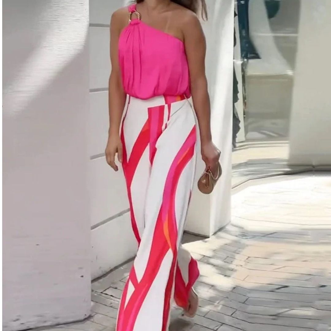 💎 Chic Striped Wide-Leg Pants & Halter Top Set