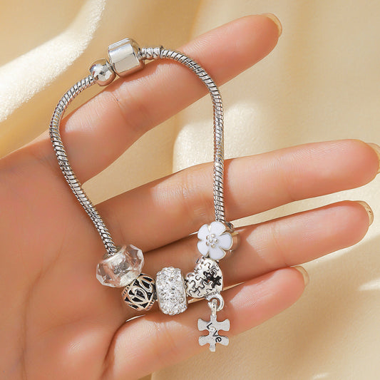 💎 Elegant Heart Charm Bracelet
