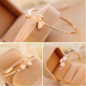 💎 Elegant Cat's Eye Clover Bracelet