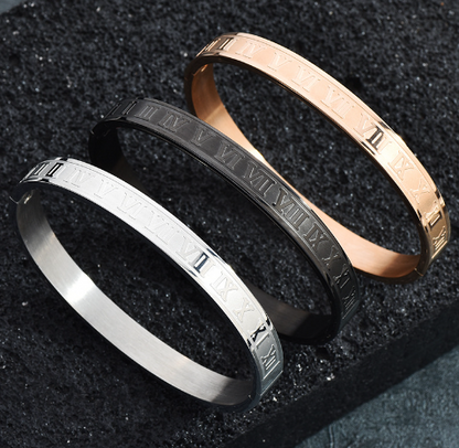 💎 Classic Roman Numeral Cuff Bracelet