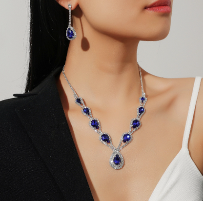 💎 Elegant Teardrop Crystal Necklace & Earring Set