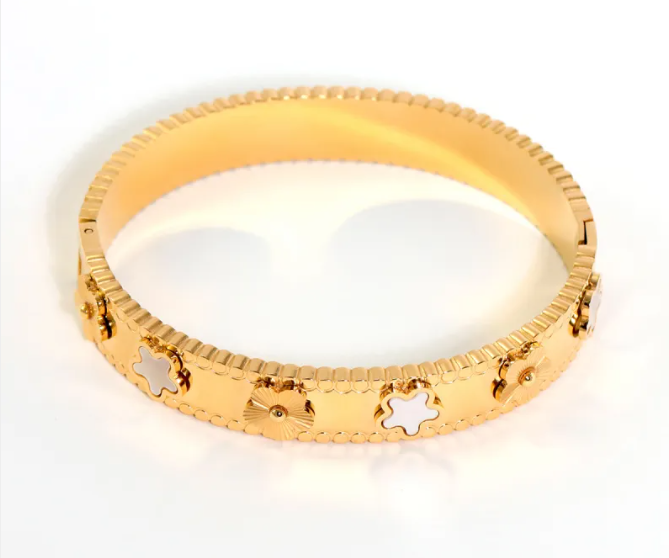 💎 Emerald Green Gold Bangle